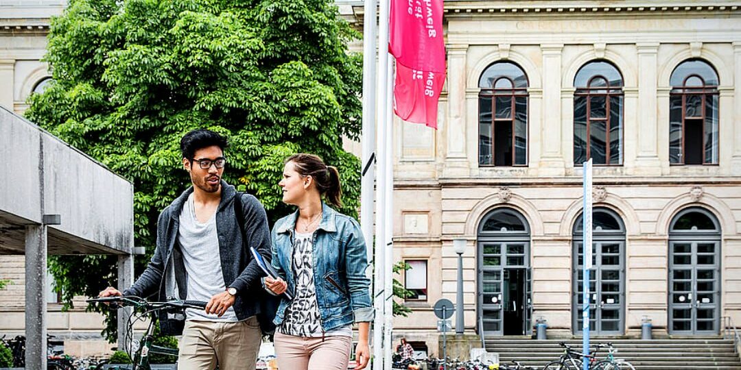 photo_5368551791509228823_y